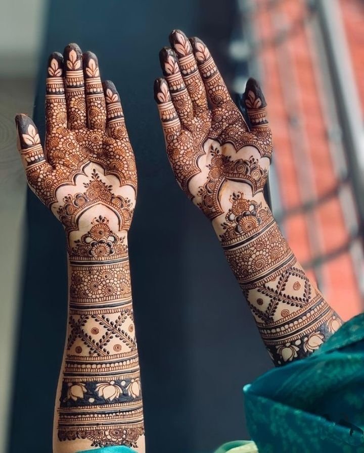 Full hand Arabic bridal mehendi design