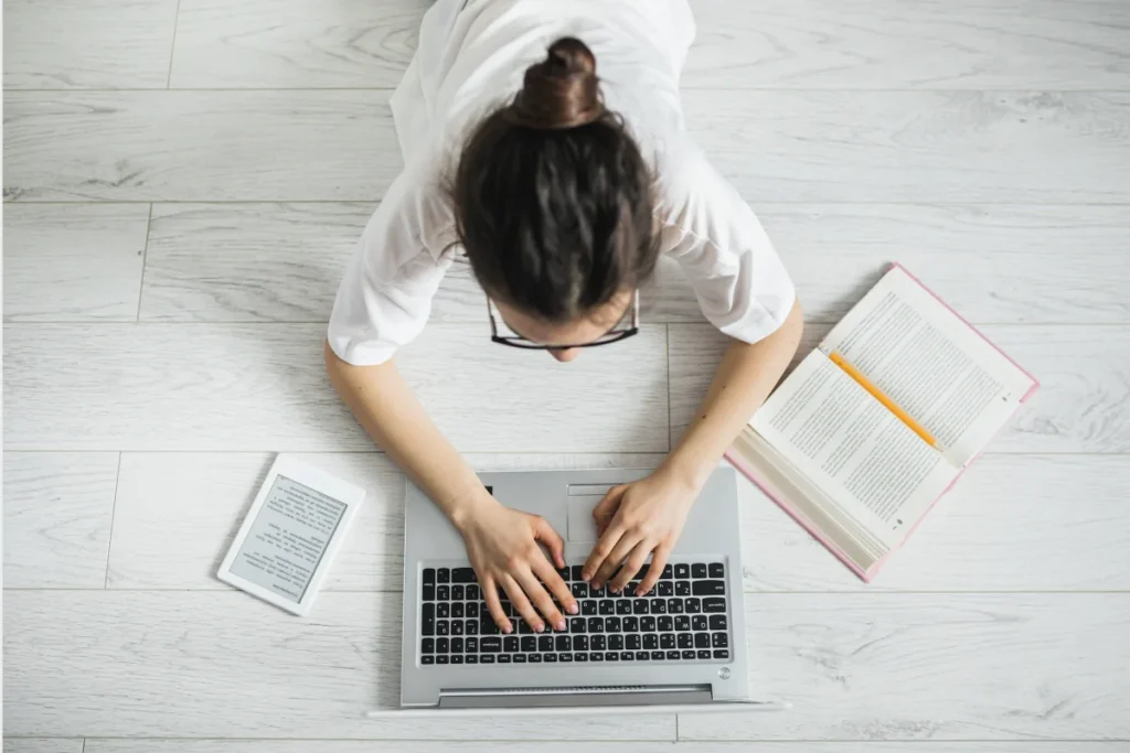 Stay Focused While Studying Online