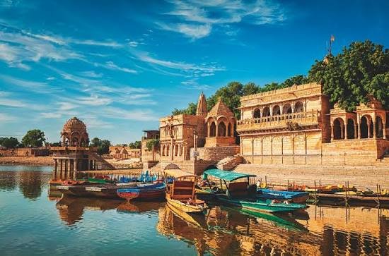 Jaisalmer vs Udaipur: Which Is Better for Your Rajasthan Trip?
